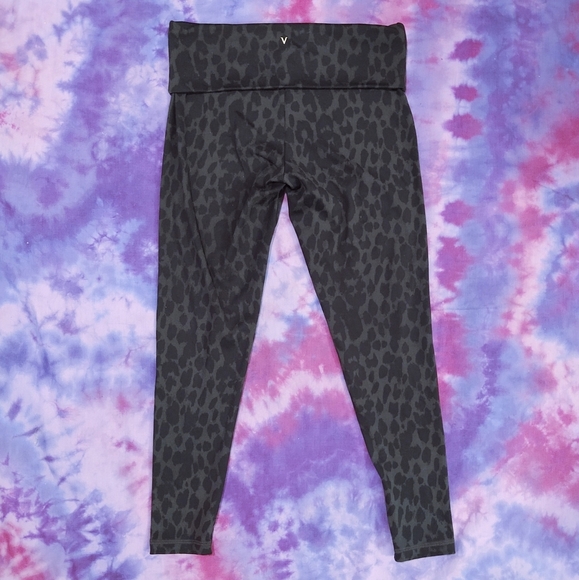 Victoria's Secret Black Leopard Print Fold Over Crop Leggings: 6 - Picture 2 of 7